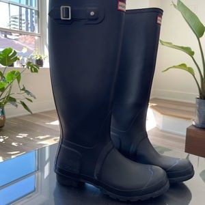 Black Matte Hunter Rain Boots